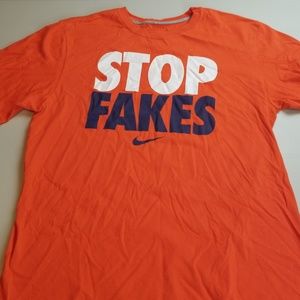 Mens Nike tshirt.   D